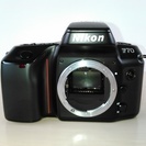 Nikon  F70D
