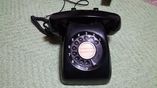 懐かしの黒電話10000円でお譲り致します。