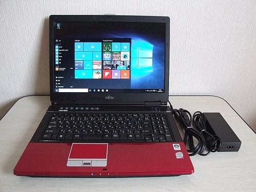 Fujitsu FMV-BIBLO NF/C70 ノートパソコン