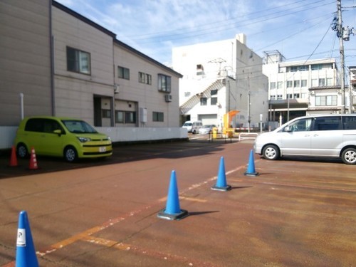 上越市高田駅前通り近く 本町商店街近くの月極駐車場 スカイ 高田のその他の不動産 住宅情報 無料掲載の掲示板 ジモティー