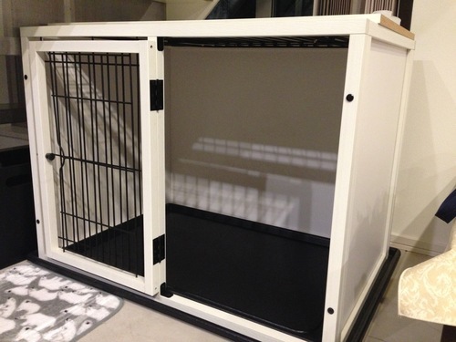 おしゃれな天然木使用の室内用犬小屋（ペットハウス）