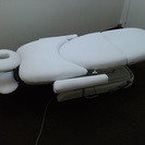 エステベッド電動式[4モータータイプ]キャスター付　（中古品）