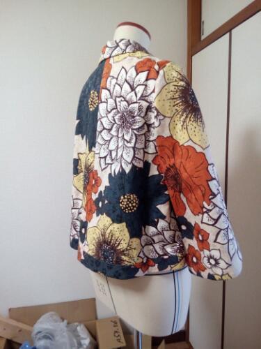 【値下】ケイタマルヤマ　春秋のシルクのジャケット