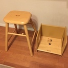 幼児用の木製椅子 