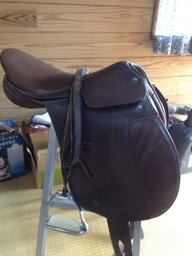 乗馬の鞍　中古品　１０年以上保管していました。まだまだ使えます