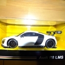 激安　未使用品です。Ａｕｄｉ　Ｒ８　ＬＭ６