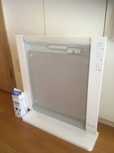 エレクトロラックス パネルヒーター Quickheat 700 驚きの価格 4200円