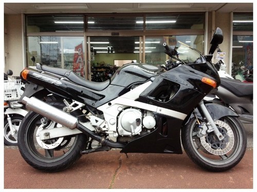 ご成約ありがとうございます。 NO.1085 ZZR400 水冷4サイクル4気筒エンジン アップハンドル 後期モデル ☆彡