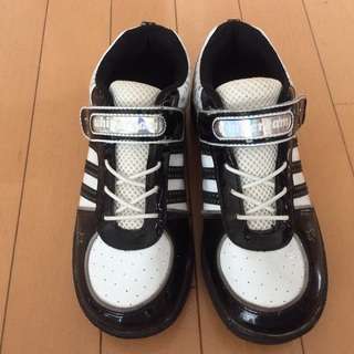 【成立】【新品同様】女児運動靴♡24cm