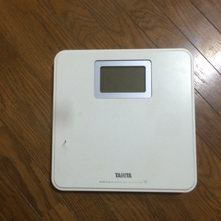 タニタデジタル体重計
