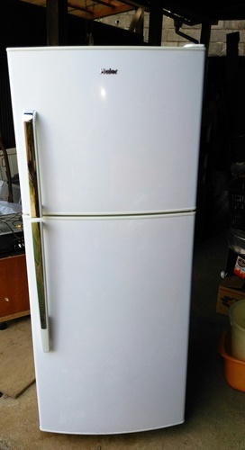 ハイアール　冷蔵庫　2ドア　　232L　2011年　高さ150　幅60　奥行63