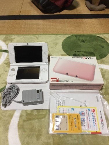 美品！ニンテンドー3DSLL ピンク×ホワイト 充電器付き！