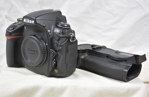 ニコン NIkon D700 ボディ + MB-D10・BL-3・MH-22・EN-EL4aなど、おまけ多数