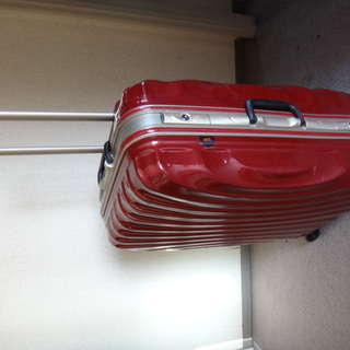 中型スーツケース