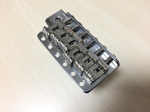 Fender ストラト用 トレモロアッセンブリー一式