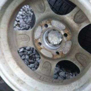 ほぼ新品スタットレス/アルミホイル付き