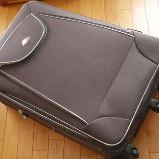 大型旅行用スーツケース（ハンドル壊れ）
