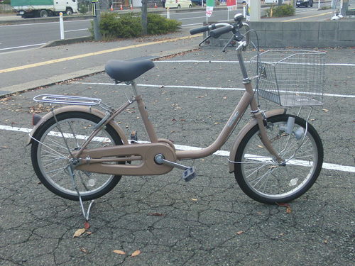 シオノサイクル　ディオラ　小柄な方にも乗りやすい小径モデル