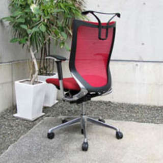 オカムラ　バロン　ハイバック　可動肘　ハンガー付　ポリッシュ　レッド 中古