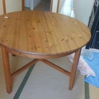 【IKEA製】　伸びるテーブル