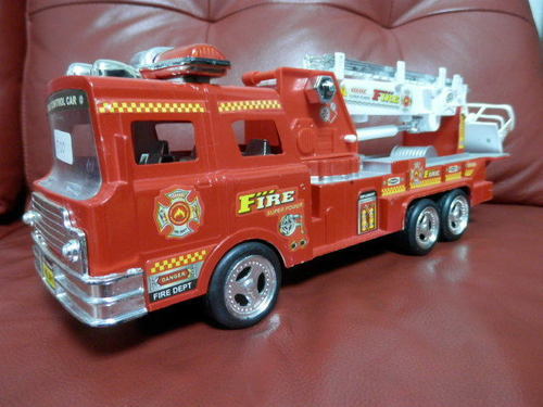 大きい消防車 はしご車 Gakiryu 高石のおもちゃの中古あげます 譲ります ジモティーで不用品の処分