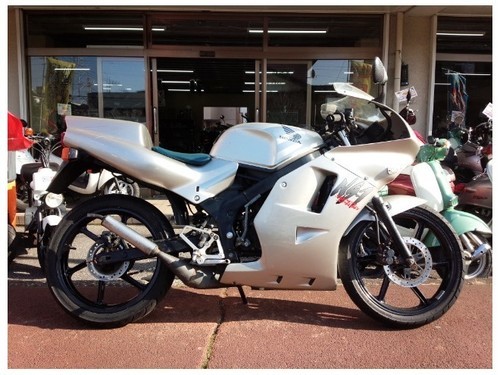 ご成約ありがとうございます。 NO.1116 NS-1 後期モデル 2サイクルエンジン ギヤ付き メットイン収納付き ☆彡