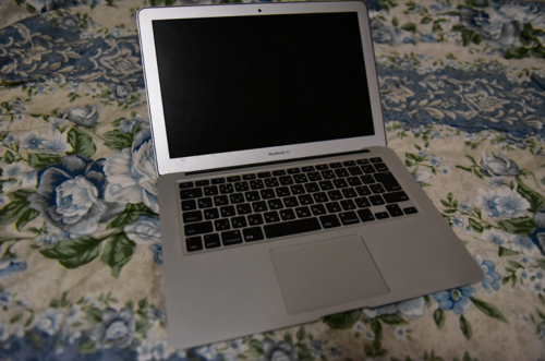 Apple Macbook air 13'  [1.4GHz core i5 SSD128G Early 2014]  ジャンク品