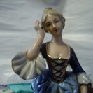 マイセン風　時計付陶器人形美品高さ３５センチ