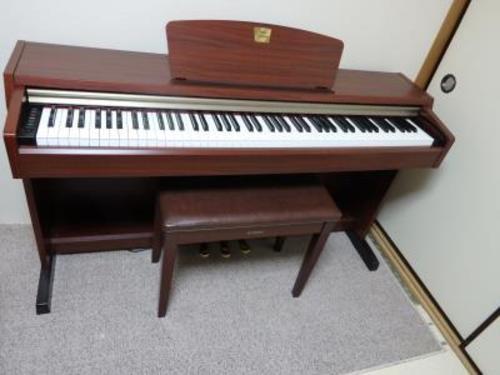 ヤマハ　CLP-220M　2007年製　　￥35,000-