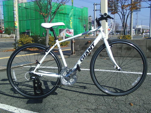 GIANT ESCAPE R3     2017年モデル