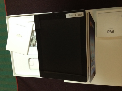 【第3世代】iPad Wi-Fi (MC705J/A) 16GB ブラック
