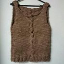 手編みのモコモコセーター