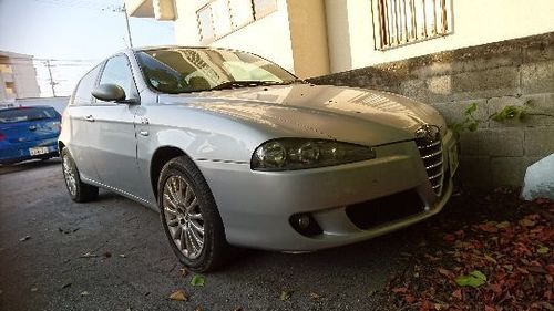 アルファロメオ147 丸ごと一台部品取り車