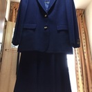 紺スーツ