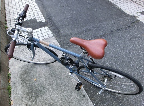 9000円　イオンのクロスバイク　2015．11購入