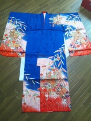 七五三の７歳児用着物フルセットです。