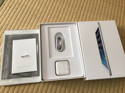 【極美品】ME860J/A iPad mini2 Wi-Fi 128GB シルバー 付属品未使用