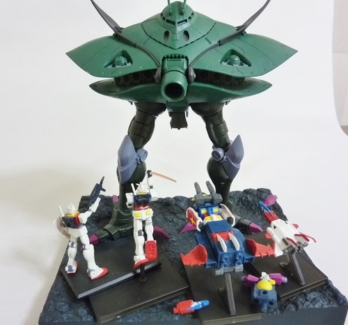 ガンダムプラモデルビグザム1/400 (maru-007) 泉ヶ丘の模型、プラモデルの中古あげます・譲ります｜ジモティーで不用品の処分