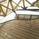 グランドピアノの屋根板のテーブル