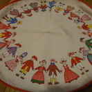 デンマークの民族衣装の丸いテーブルマット
