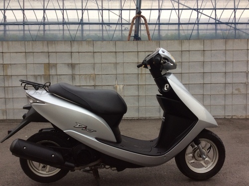セル、キック一発始動♪AF62Dio(ディオ)人気の4スト☆シルバー