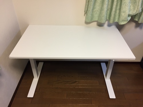 IKEA(イケア)昇降式デスクSKARSTA スタンディングデスク可能