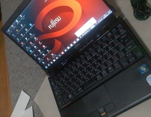 (交渉成立)ピアノブラック１２インチワイド液晶搭載　DVDマルチ内蔵モバイル　FUJITSU　LOOX/R、Win7．64ビット、office2010