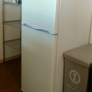 【交渉中】1~2人暮らしに最適な冷蔵庫　ホワイトストライプ