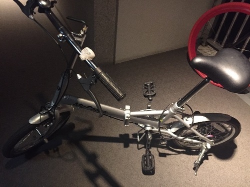 ほぼ新品！16インチ折りたたみ自転車
