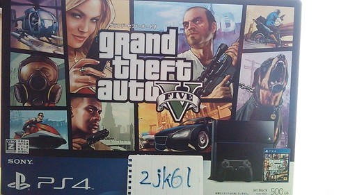 【お買い得！】PS4本体 500GB + GTA5【セットになりました】