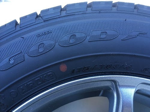 トヨタ ポルテ/アクア/ビッツ スタッドレス4本セット トヨタ アクア