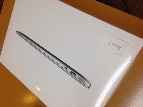 [新品]MacBook Air 1600/13.3 MJVE2J/A