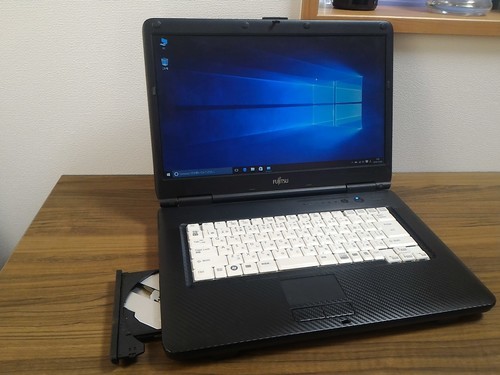 (お取引中)高性能Core-i3搭載 Windows10ノートPC Core-i3/ﾒﾓﾘ2GB/HDD160GB/DVD-RW/無線LAN/Libre Office [富士通 LIFEBOOK A8390]  [商品説明]