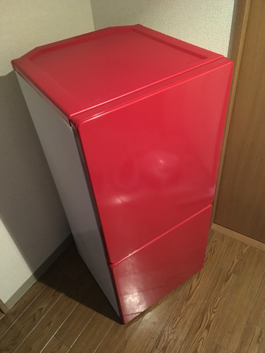 【お話中】赤色のオシャレな冷蔵庫